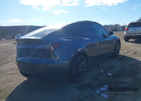 2023 Tesla Model Y Performance Dual Motor All-Wheel Drive z USA, uszkodzony, nr VIN 7SAYGDEF2PF854392